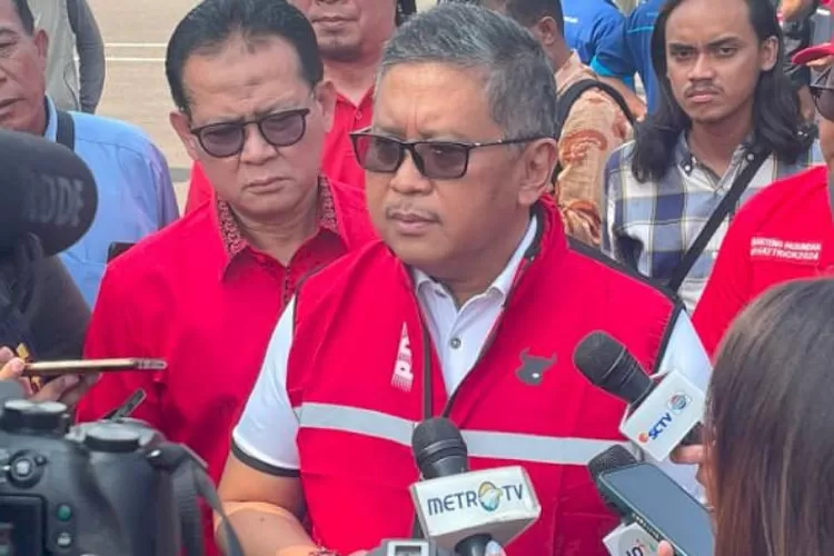 PDI Perjuangan mengungkap makna peci hitam yang dipasangkan oleh Ketua Umum PDI Perjuangan Megawati Soekarnoputri kepada Ganjar Pranowo (pdiperjuangan.id)