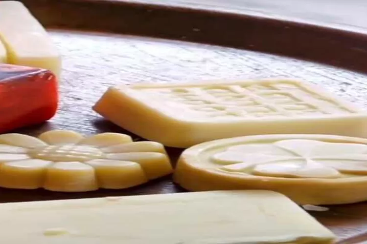 Minyak jelantah ternyata bisa dibuat jadi sabun serbaguna lho (@TV Tani Indonesia/Tiktok)