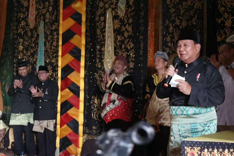 Menteri Pertahanan Prabowo Subianto melakukan kunjungan kerja ke Sumbar. Menhan dalam sambutannya  menyampaikan harapan besarnya untuk merintis pembangunan sekolah unggulan di Sumatra Barat. Foto: Biro Humas Setjen Kemhan