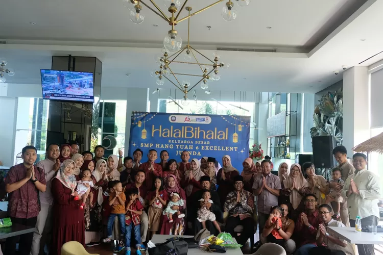 Keluarga Besar SMP Hang Tuah 6 Excellent Juanda menggelar halal bihalal, Minggu 30 April 2023. (Anas/Klikaktual.com)