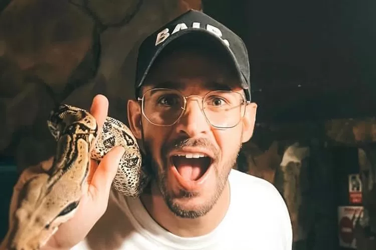 Dalam Instastory miliknya, Antoni Dedola sebut akan lakukan zoom dengan salah satu media di Indonesia namun mendadak dibatalkan, ia merasa ada pihak yang tak suka (Instagram/@toni.dedola)