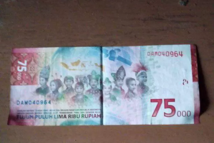 Foto: Pecahan uang kertas Rp 75.000 (Facebook @Sabar Narimo dalam grup KOLEKTOR UANG RP 75.000.)