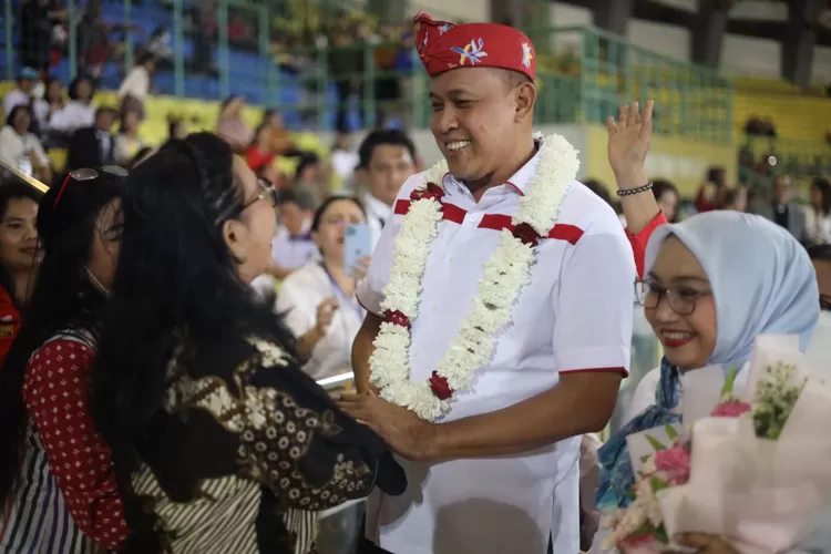 Plt Wali Kota Bekasi Tri Adhianto hadiri peringatan paskah. (Pemkot Bekasi)