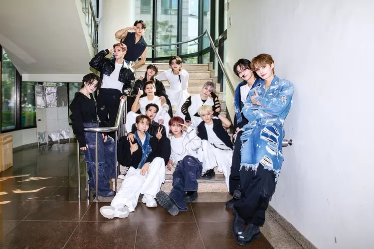 Album baru SEVENTEEN jadi album k-pop paling laris di hari pertama penjualan (Twitter @Pledis_17)