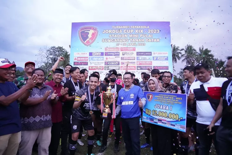 Bupati Tanah Datar Eka Putra SE, MM resmi menutup open turnamen Jordus Cup XIX tahun 2023.