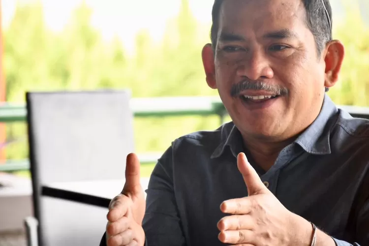 Anggota DPRD Provinsi Jawa Barat Asep Wahyuwijaya saat memberikan penjelasan.