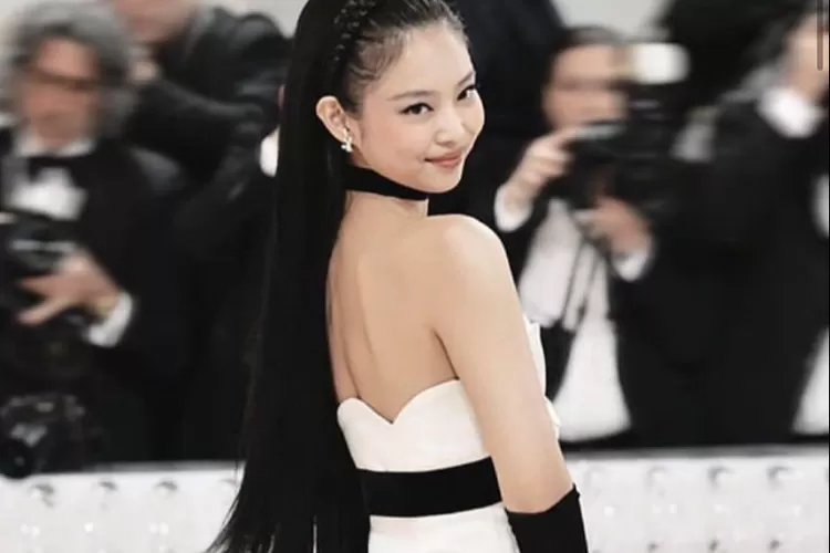 Jennie Blackpink tampil memukai di Met Gala 2023