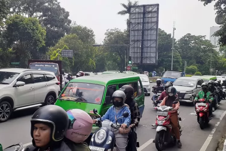 Arus Lalu Lintas di Kota Bogor Alami Kepadatan Imbas Penutupan Jalan Otista (Riky Iskandar)