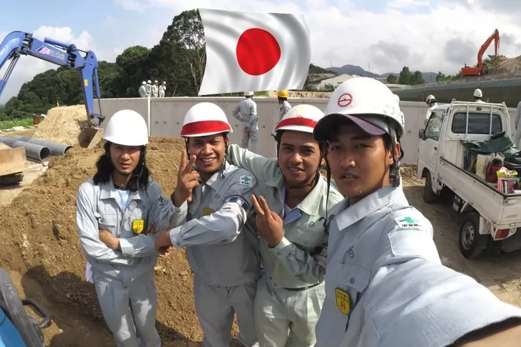 Cara Dan Syarat - Syarat Bekerja Di Jepang  ( YT : Senpai Fouka)