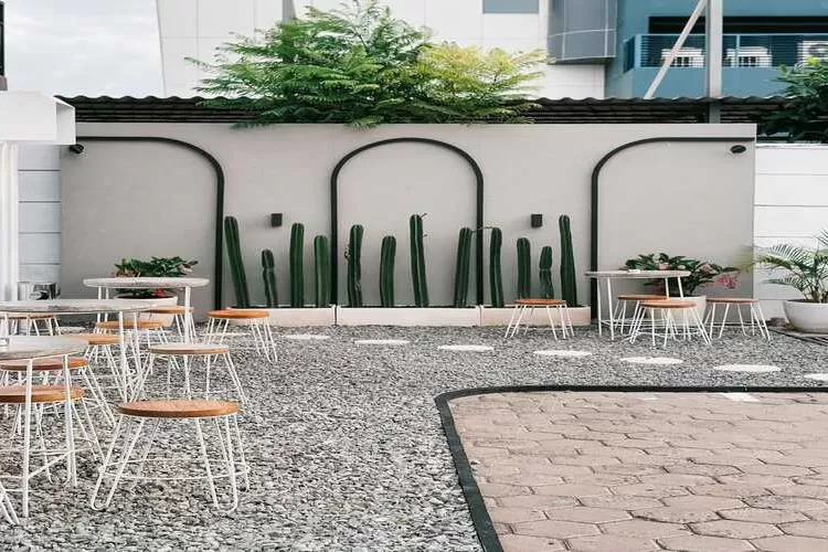 Berikut ini rekomendasi cafe aesthetic untuk nongkrong (@decembercoffee.id/Instagram)