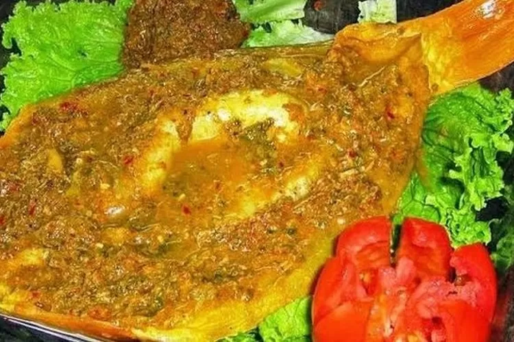 Naniura dan Sashimi merupakan makanan khas orang Batak yang terbilang pedas dan enak.*