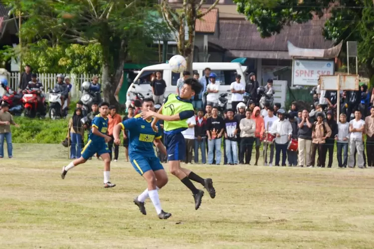 Wawako Padang Panjang Buka Turnamen Sepak Bola Pelajar Piala Wali Kota