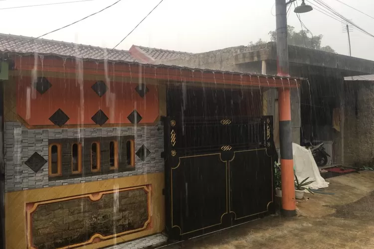 Cuaca Jawa Timur hari ini 5 Mei 2023 akan mengalami cerah berawan hingga hujan di sore hari (RBG.ID)