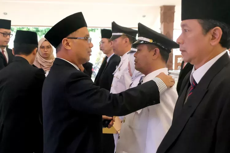 Walikota Magelang rotasi 24 pejabat untuk prioritas percepatan penurunan kemiskinan. (Dok Pemkot Magelang)