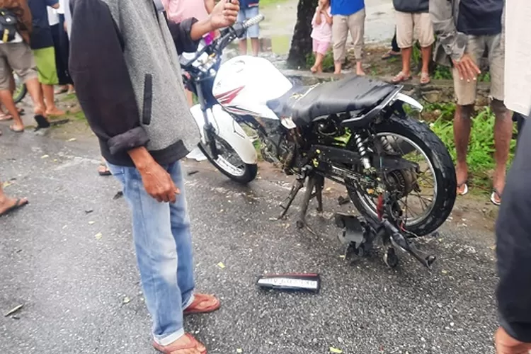 Sepeda Motor Dikendarai Mahasiswa Korban tewas Akibat Kecelakaan (Realitasonline/ist)