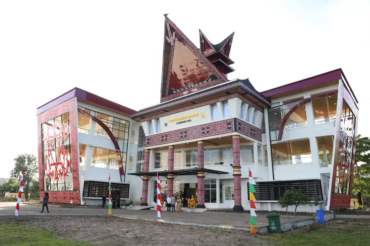 MEGAH : Salah satu cara membangun kualitas SDM adalah dengan menyediakan sumber pengetahuan yang mendongkrak pengetahuan warga melalui perpustakaan