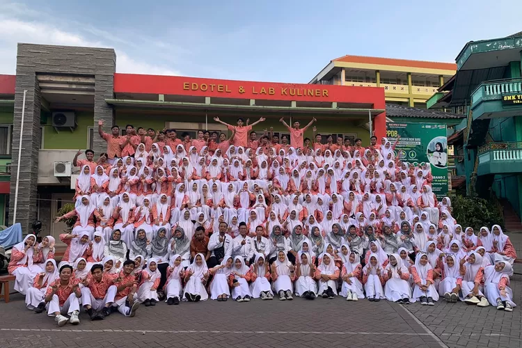 Pelepasan Siswa SMK YPM 2 Taman Sidoarjo