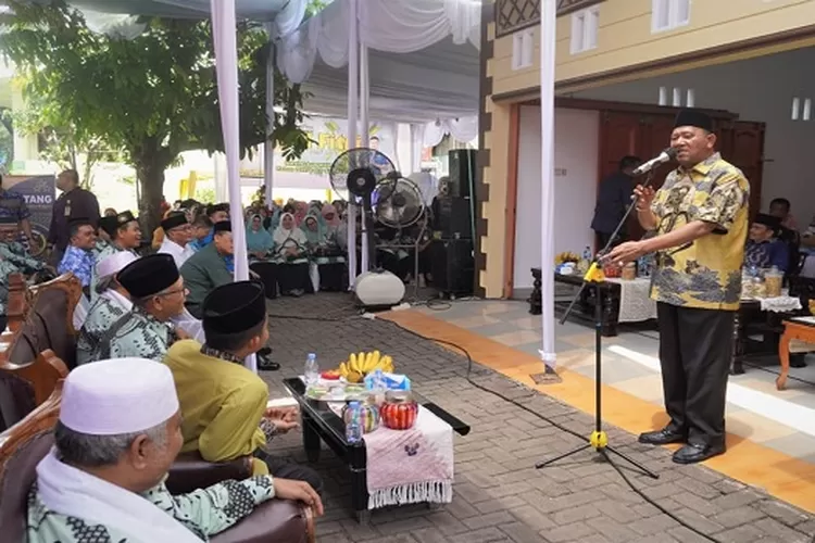 Plt Bupati Langkat Syah Afandin saat menghadiri silaturahmi dan halal bi halal MUI Langkat (Realitasonline/AA)