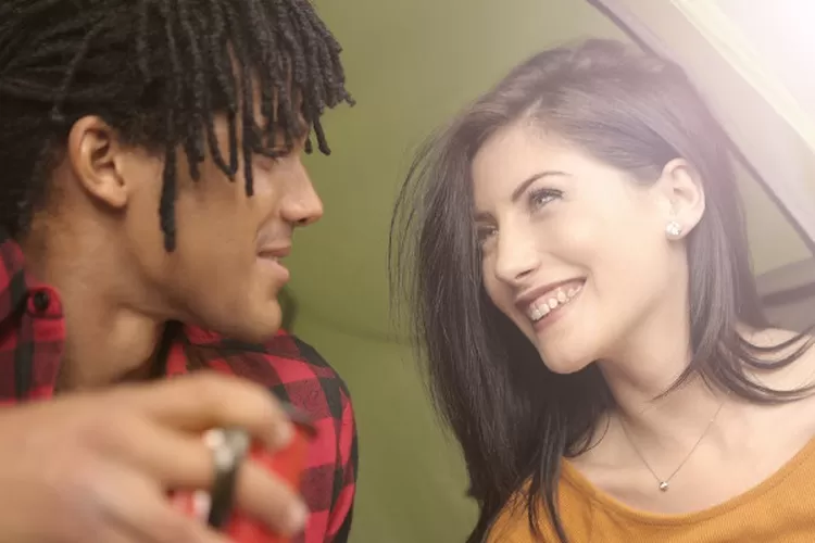 Ilustrasi cewek kangen (Pexels/olly)