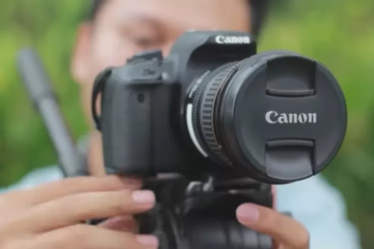 Kamera Basah Kena Air Laut? Jangan Panik, Segera Lakukan Hal ini (Foto: Youtube Magnetv)