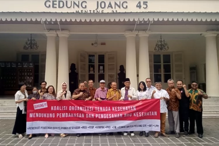 koalisi organisasi tenaga kesehatan mendukung pengesahan RUU Kesehatan. (rilis)