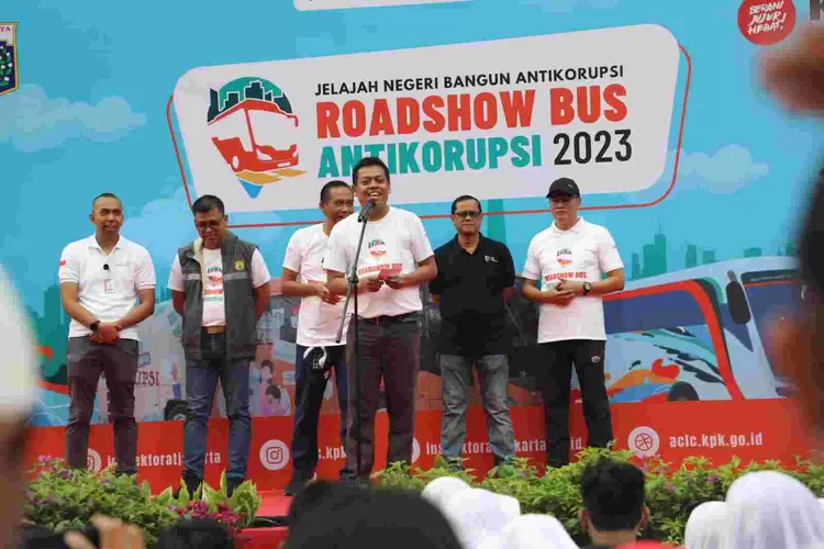 Sekda Provinsi DKI Jakarta Joko Agus Setyono menghadiri  roadshow bus antikorupsi di Hari Bebas Kebdaraan Bermotor, Di Jalan  MHT Thamrin, Minggu  (7/5/2023)