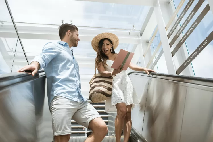 Ilustrasi percakapan menarik dengan wanita yang kamu sukai (Pexels/RDNE Stock project)