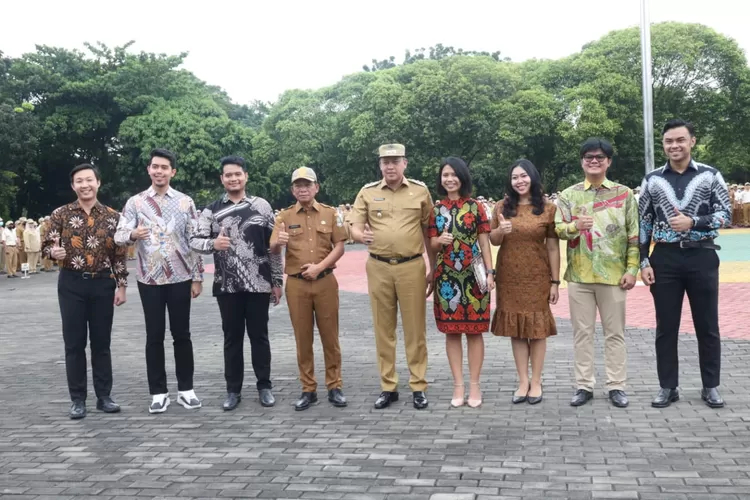 Tri Adhianto Lakukan Penandatanganan TMMD, Pengukuhan Abang Mpok dan Penyerahan Penghargaan Muaythai. (Foto/Istimewa.)