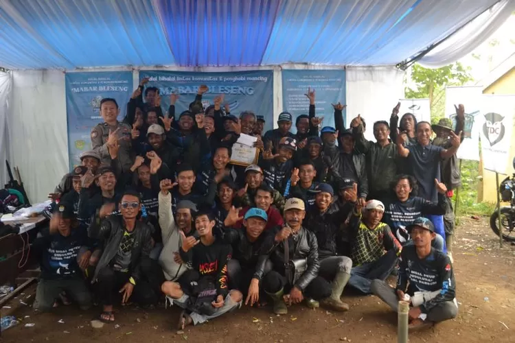 Kegiatan lomba mancing bernama MABAR BLESENG diadakan hari minggu kemarin dengan dukungan VIP Voucher dan Trans Digital Cemerlang (dok Bisnisbandung.com/Fajar Hidayat)