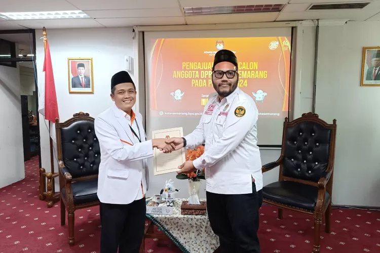 Jadi Parpol Pendaftar Pertama, 50 Caleg PKS Kota Semarang Resmi Daftar ke KPU