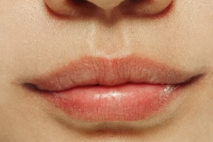 Sssttt.. Berikut Rahasia 4 Langkah Perawatan Supaya Lipstik Tak Mudah Crack, Patut Dicoba! (Foto: Beauty Haul)