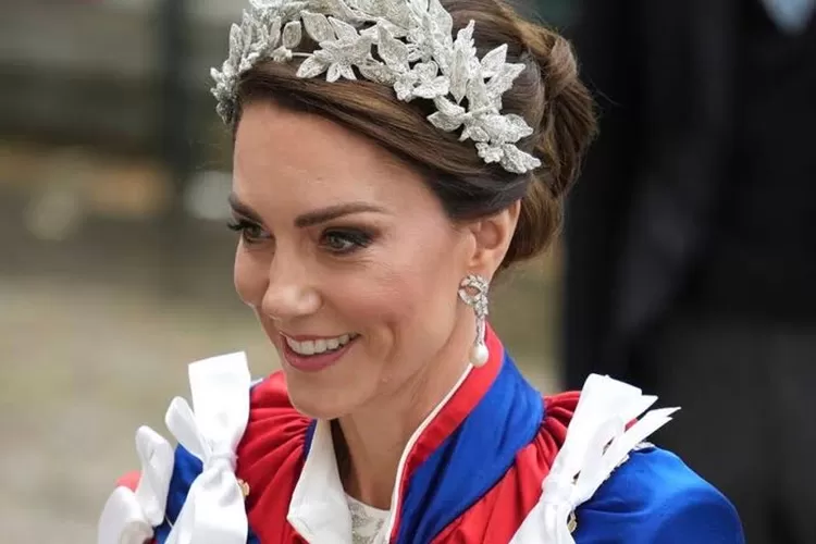 Kate Middleton tampil sangat memukau saat penobatan Raja Charles III.  (Indian Express)