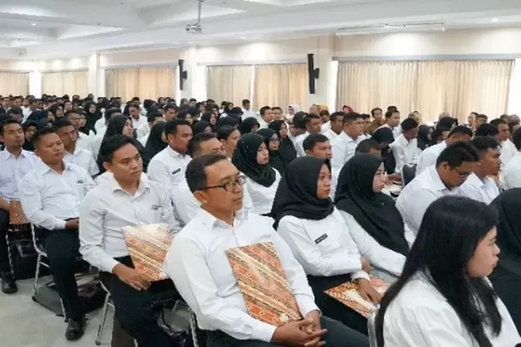 Berapa Batas Usia Terbaru di seleksi pendaftaran CPNS 2023? Ada Perubahan? Selengkapnya Disini! (bkd.pacitankab.go.id)