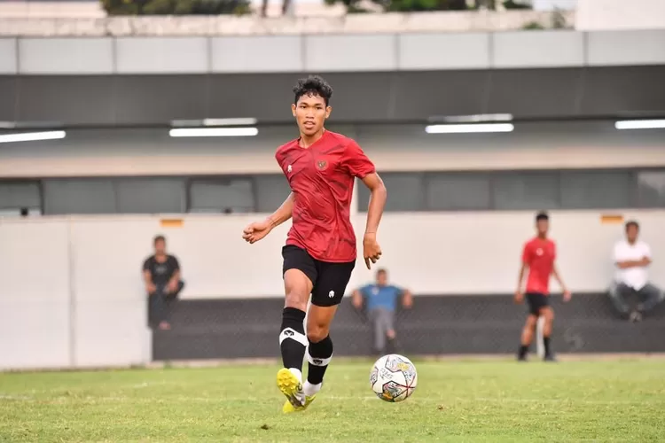 Tri Setiawan saat membela Timnas U-22. Musim depan Tri bersama PSIS Semarang.  (PSSI)