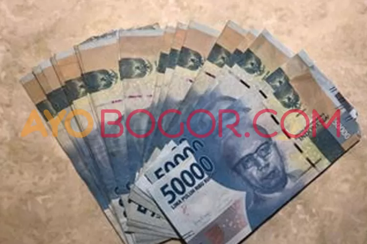 Ada 2 bansos yang cair lewat kantor pos ke KPM di daerah ini. (Ayobogor.com/Demi Maula Caessara)