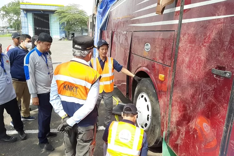 KNKT Investigasi Kecelakaan Bus Masuk Jurang Di Guci Tegal, Ini ...