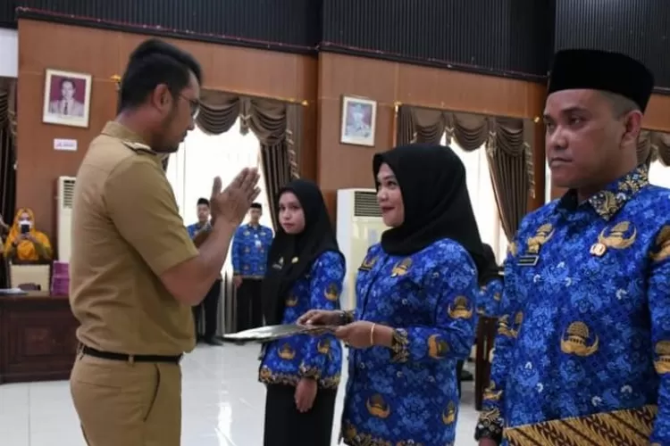 GAJI 13 CAIR LEBIH CEPAT DARI TAHUN LALU, PNS PPPK TNI POLRI Dan ...