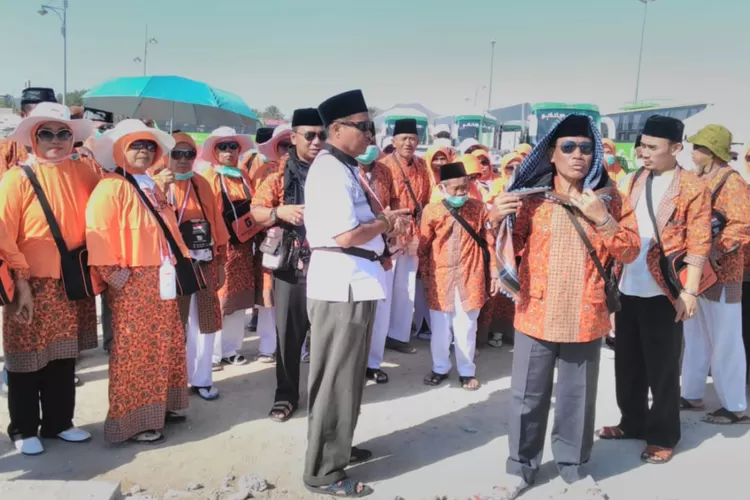 Banyak hal yang harus dipersiapkan oleh jamaah haji Indonesia sebelum berangkat termasuk mengatisipasi cuaca panas di tanah suci.