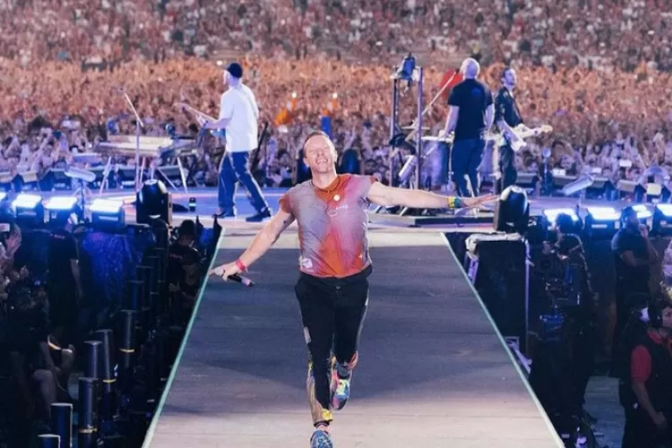 Coldplay Konser di Jakarta! 3 Tips Memilih Outfit Untuk Kamu yang Sat Set Gak Ribet (tangkap layar @coldplay)