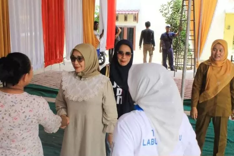 Wabub dan Ketua TP-PKK Labuhanbatu Pantau Langsung Kesiapan Desa Pondok Batu,  (Realitasonline/RS)