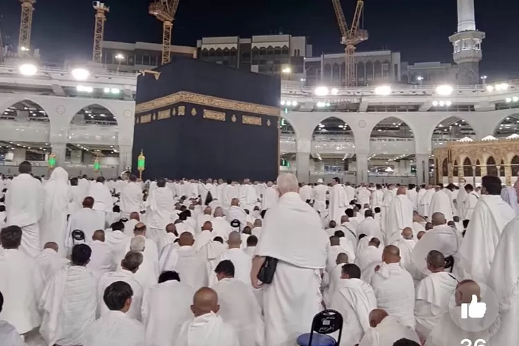 (Ilustrasi) Jemaah umroh berada didepan Ka'bah - Foto: istimewa/Wildan Anas