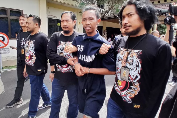 Husen, tersangka mayat dicor di Tembalang Semarang mengaku puas dan tidak menyesal sudah membunuh atasannya secara keji. (Ayosemarang.com/ Audrian Firhannusa)
