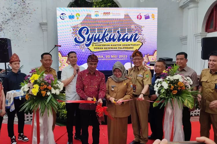 Peresmian dan syukuran Sekretariat DKP Selasa (9/5/2023) oleh Walikota Palembang diwakili Staf Ahli bidang Budaya Hj Zanaria.  (istimewa)