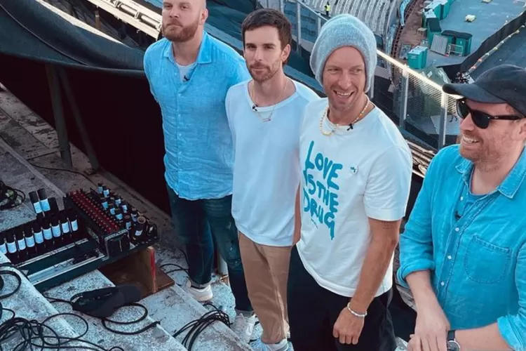 Coldplay (Instagram @coldplay)