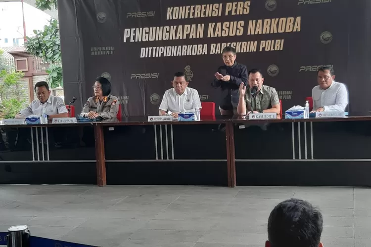 Preskonference penyelundupan Sabu cair yang berhasil digagalkan oleh Tim Gabungan Polri di Banten. (Sadono )