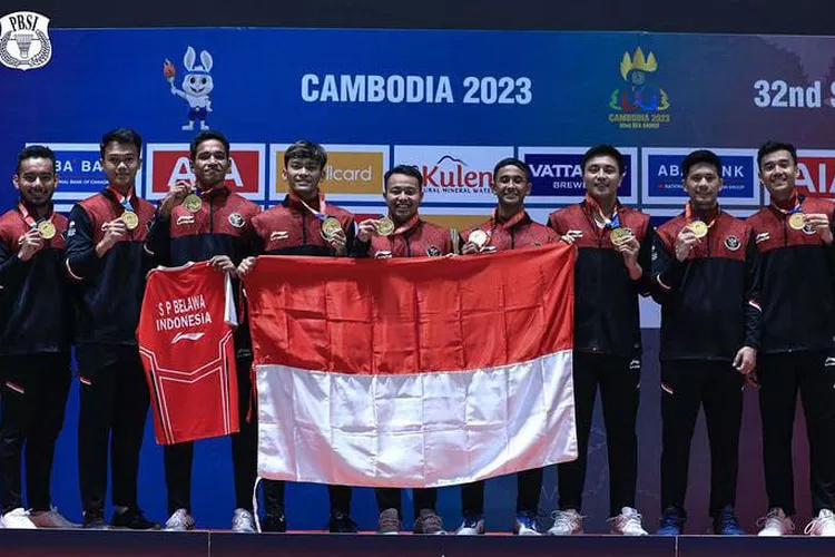Tim bulutangkis beregu putra Indonesia raih emas, Jersey almarhum Syabda Perkasa Belawa ikut berada di podium (Instagram/@badminton.ina)