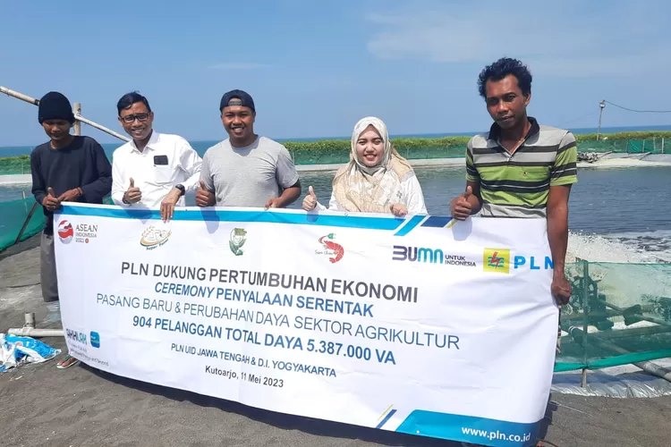 Petambak udang di Kabupaten Purworejo mulai menggunakan listrik PLN untuk mendukung operasional budidaya dengan memanfaatkan program Electrifying Agriculture yang ditawarkan PLN. (Foto: PLN UP3 Magelang)