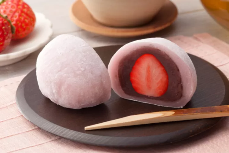 Resep membuat Ichigo Daifuku alias mochi super simpel, hanya dikukus 20 menit, wajib dicoba! - Hops ID