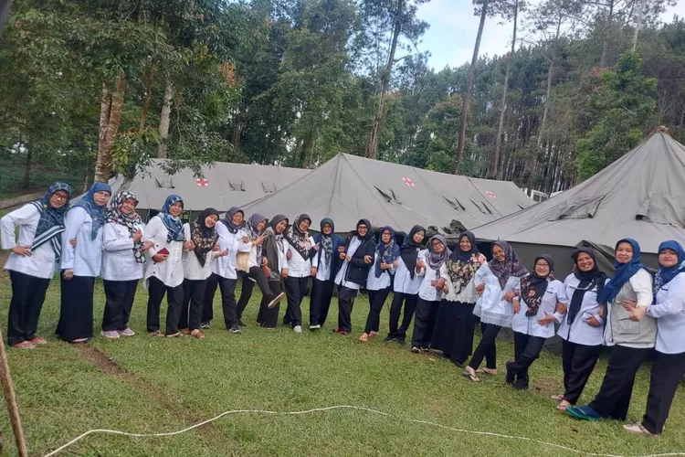 Pengurus IPeKB Bogor dalam suatu kegiatan koordinasi