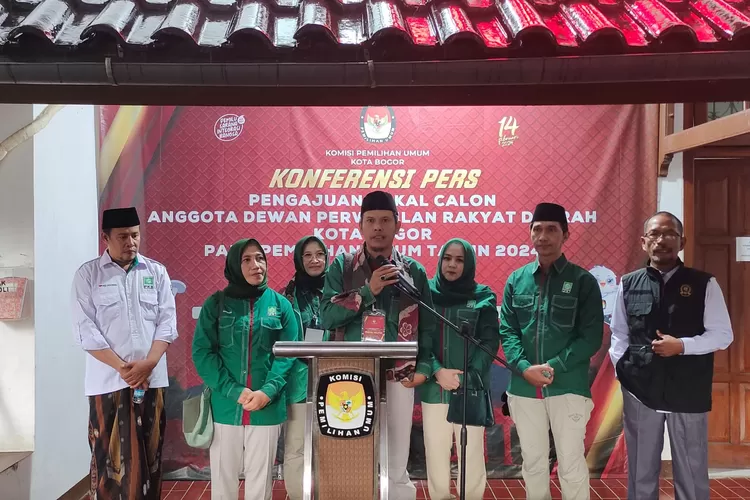 PKB Kota Bogor mendaftarkan Bacaleg ke KPU Kota Bogor untuk Pileg 2024. (Ryan/Metropolitan.id)